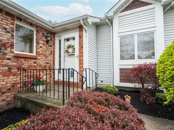 17 Niagara Shore Dr #17, Tonawanda, NY 14150