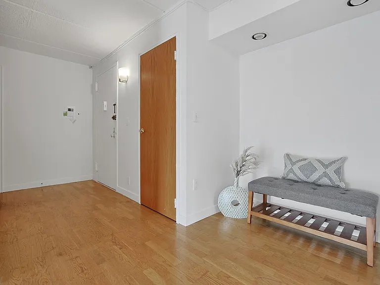 412 Benedict Ave #6C — Photo 3