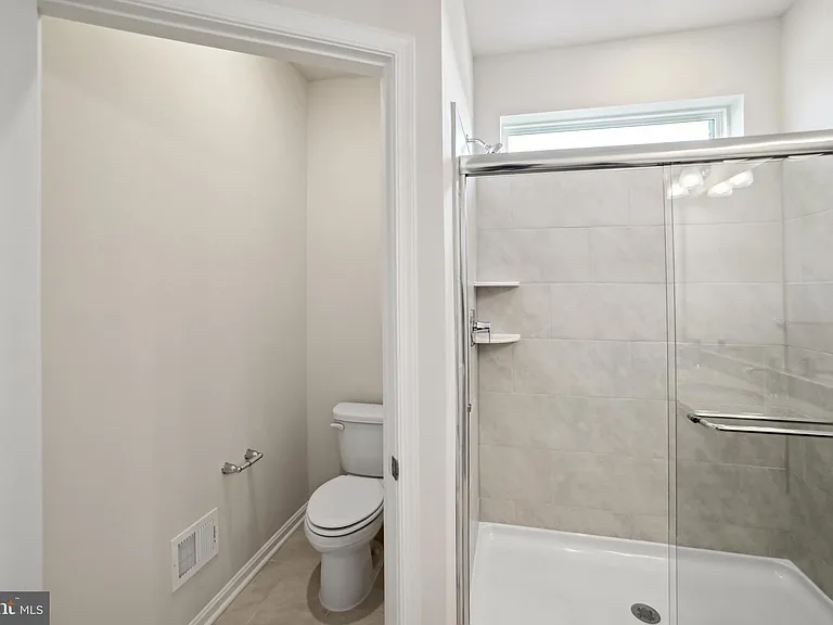 858 Amity St — Photo 18