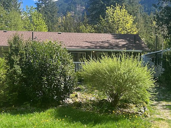 3rd image of 19601 E Silver Skagit Rd