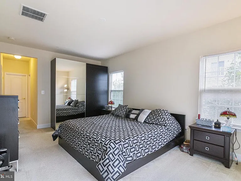 13528 Waterford Hills Blvd — Photo 16