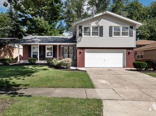4238 Applewood Ln, Matteson, IL 60443