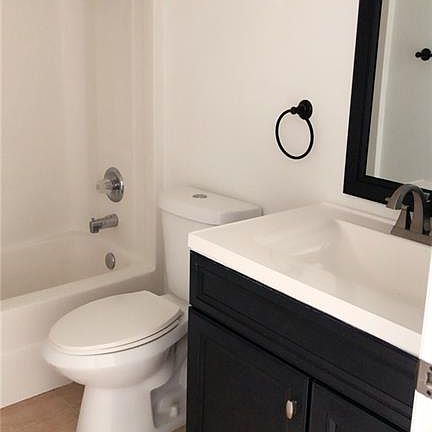 4th image of 2527 NW 8th Pl