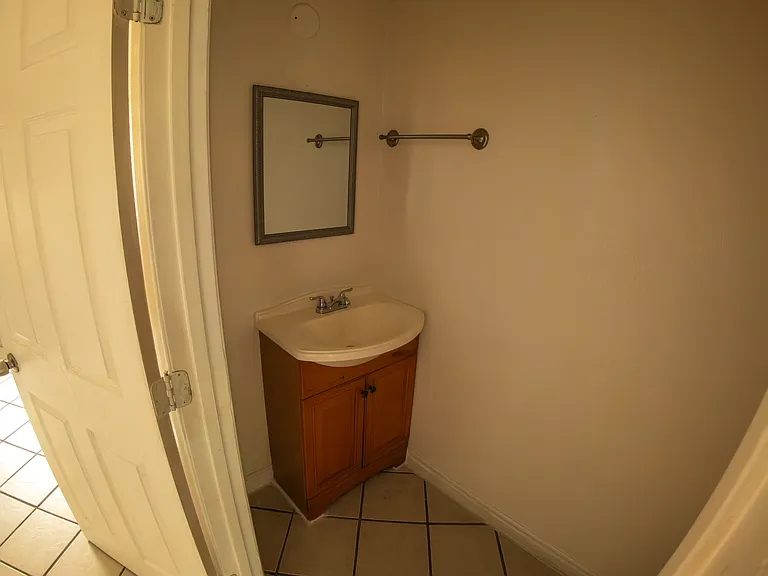 5033 Maplewood Ave #4 — Photo 10