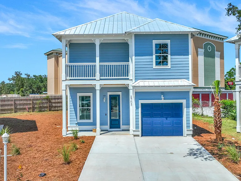 2703 Lagoon Manor Dr — Photo 1