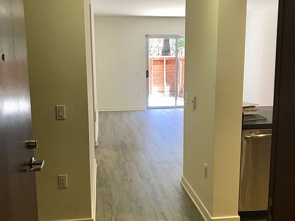 3rd image of 451 Kansas St Unit 409