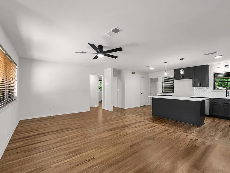 1414 S West Ave — Photo 3