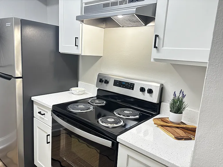 Brookhaven Apartments — Photo 19