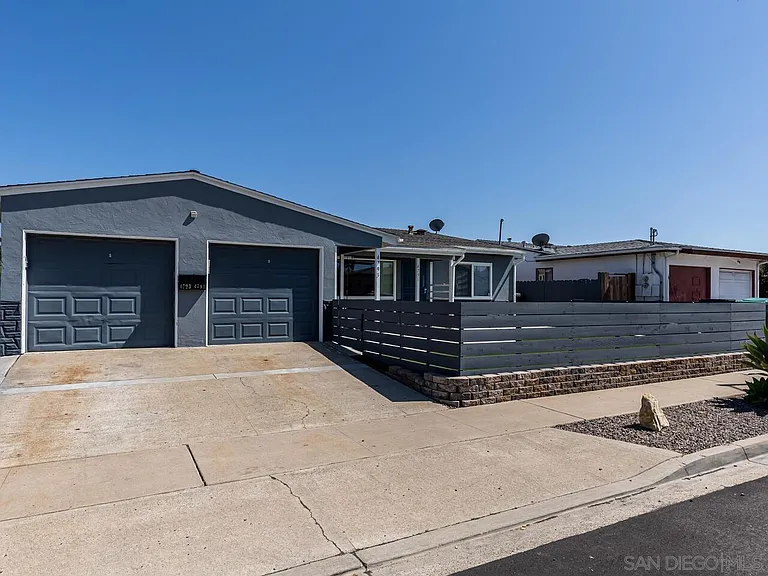 4793 Jutland Dr — Photo 15
