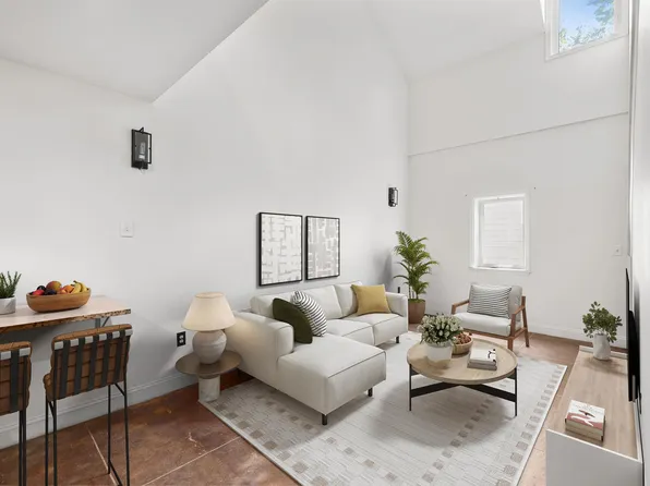 24 Strawberry Ln APT B, Charleston, SC 29403