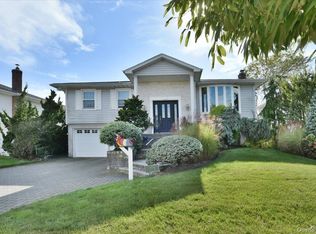 3106 Clubhouse Road, Merrick, NY 11566