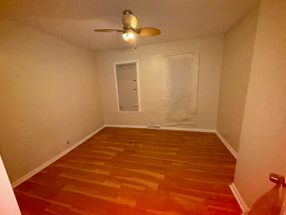 Building Photo - 3801 Robert Ave #UP
