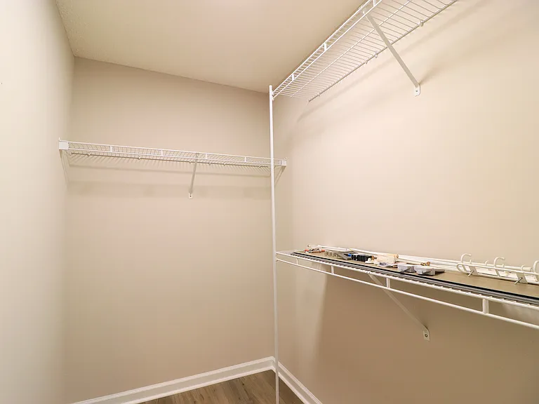 220 Loskin Ln — Photo 12