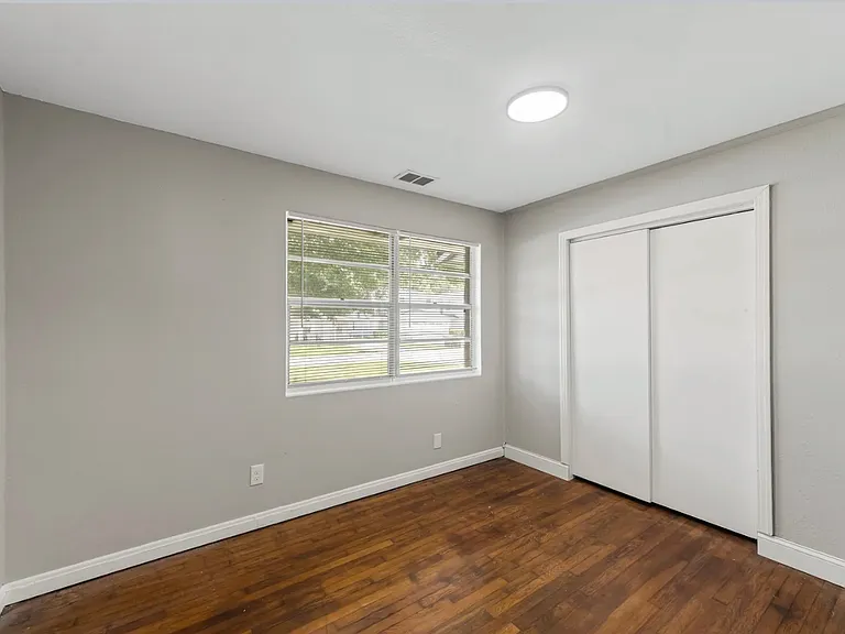 1184 Woodruff Ave — Photo 7