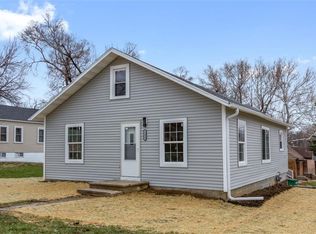6456 University Ave, Windsor Heights, IA 50324