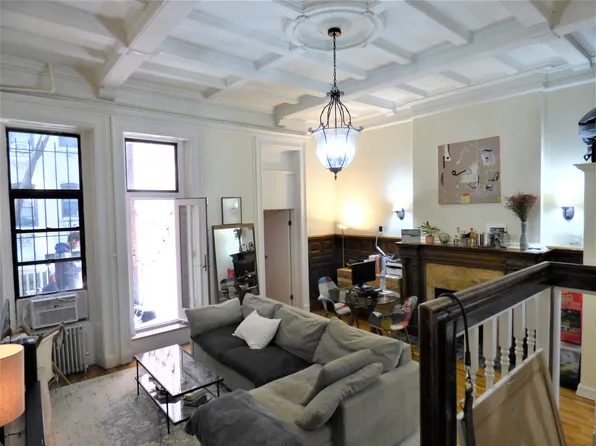 20 West 70th Street image 1 of 12