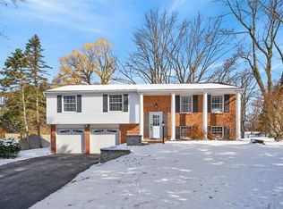 826 Independence Dr, Webster, NY 14580