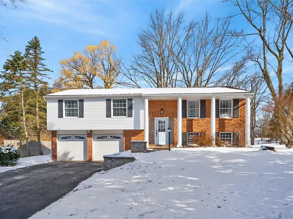 826 Independence Dr, Webster, NY 14580