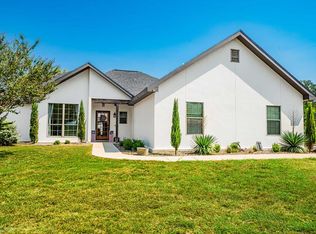 105 Tracks Trl, Center Point, TX 78010