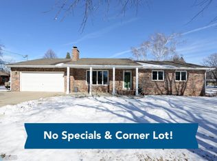 6 Meadowlark Ln N, Fargo, ND 58102