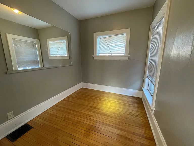 2317 E Park Pl — Photo 19