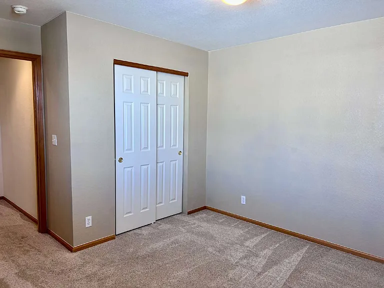 1121 S Richfield St — Photo 28