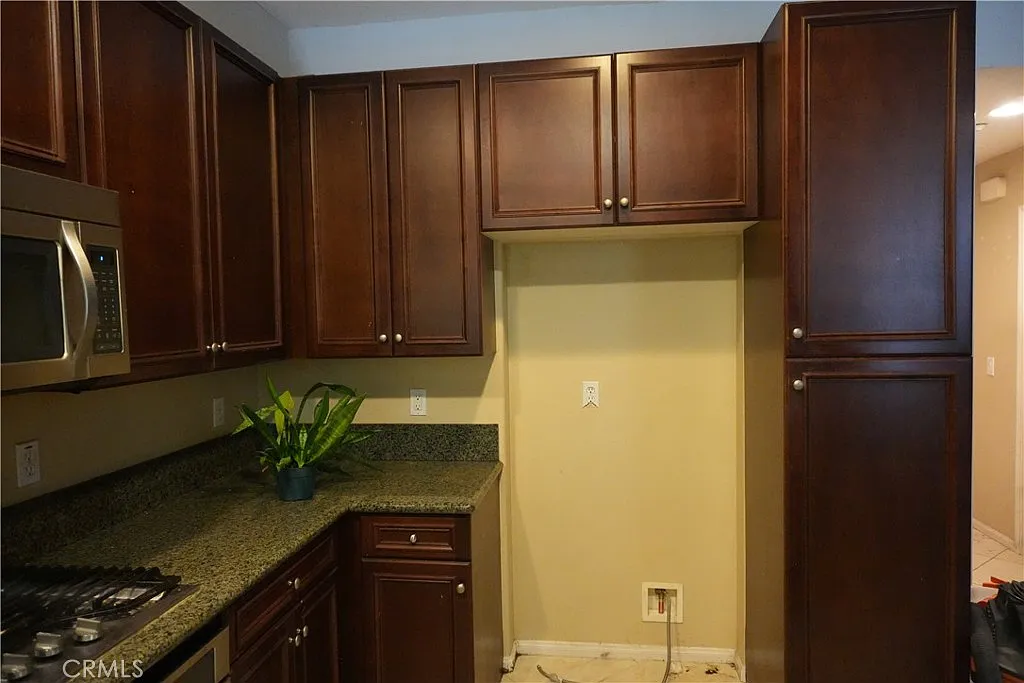 3 bed, 2.5 bath, 1565 sqft, $2,950 — Photo 4