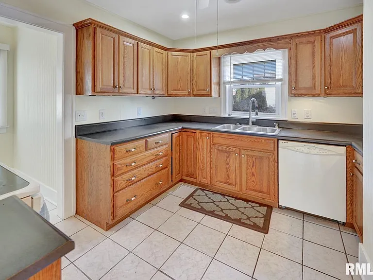 2601 W Kenwood Ave — Photo 8