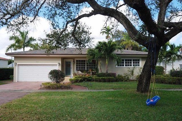 1st image of 841 NE 95th St