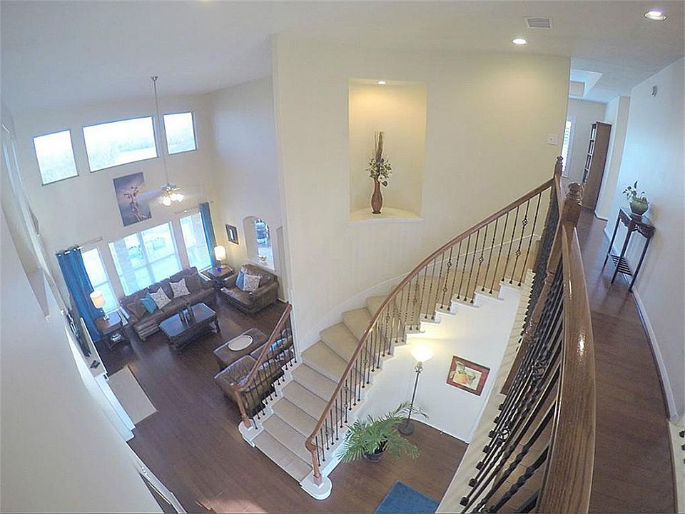 1st image of 1423 Lake Grayson Dr