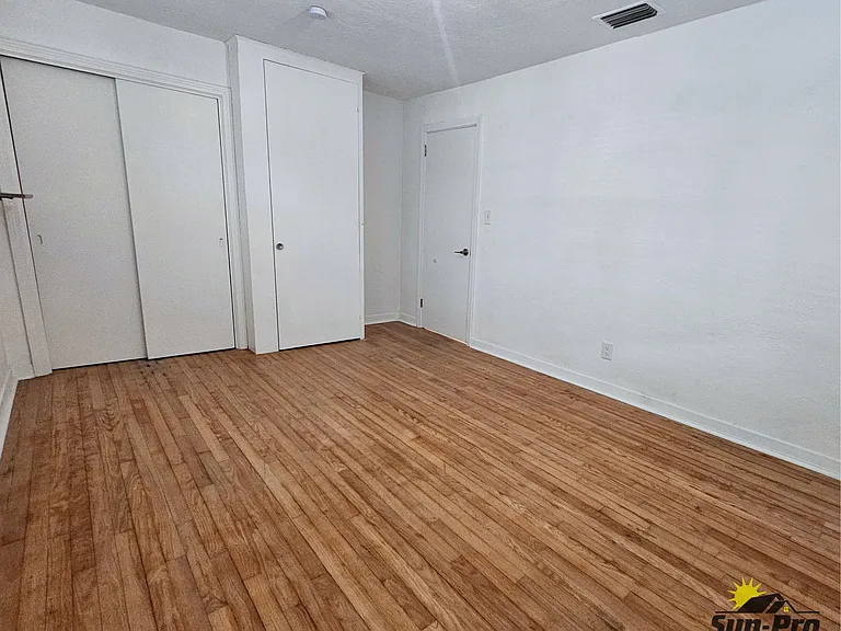 475 Riverside Dr — Photo 26