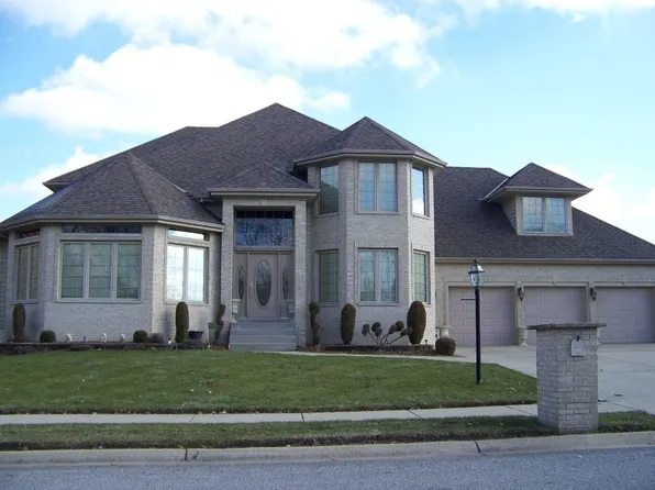 2331 Divac Dr, Schererville, IN 46375