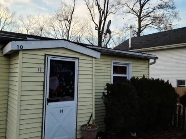 10 Charles St, Stanhope, NJ 07874