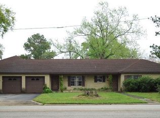 213 E Cedar St, Angleton, TX 77515