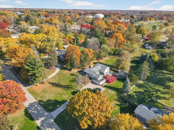 707 Coolidge Pl, Rockford, IL 61107