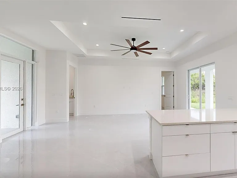 6050 Stratton Rd — Photo 11
