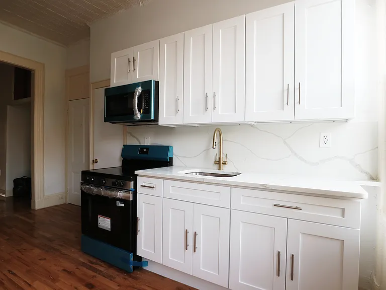 11 Saint Johns Rd #2R — Photo 8
