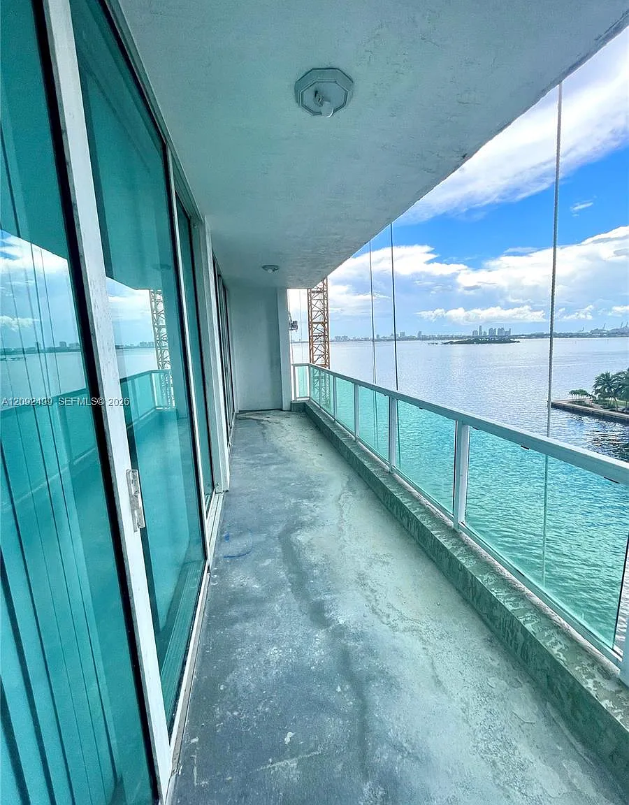 Moon Bay Of Miami Condo — Photo 3