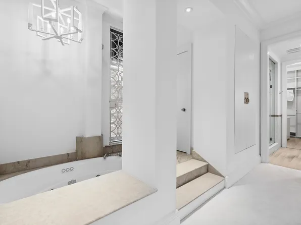 35 East 12th Street image 7 of 14