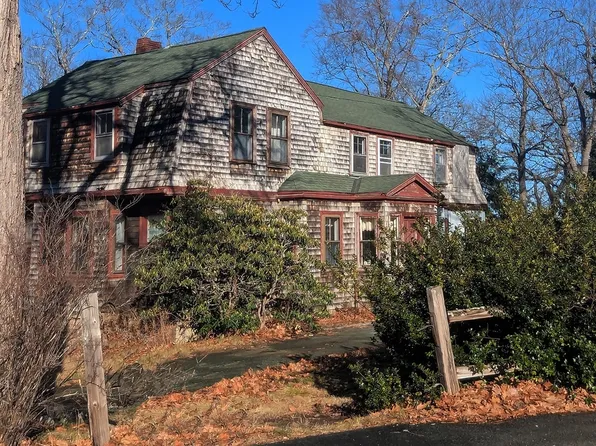 19 Marshfield St, Gloucester, MA 01930