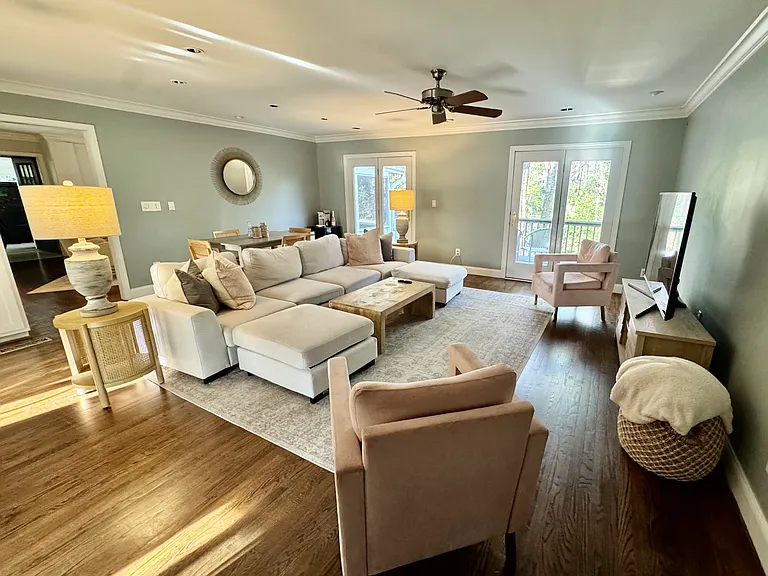 3075 W Roxboro Rd NE — Photo 3