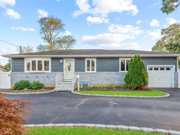 336 Silver Street, West Babylon, NY 11704