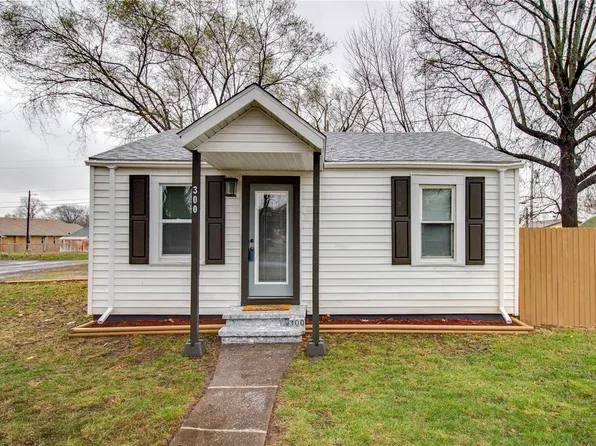 300 Pennsylvania Ave, South Roxana, IL 62087