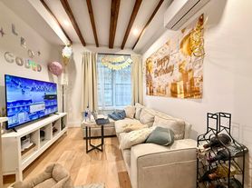 152 W 49th St