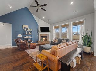 908 E Fallon St, Siloam Springs, AR 72761
