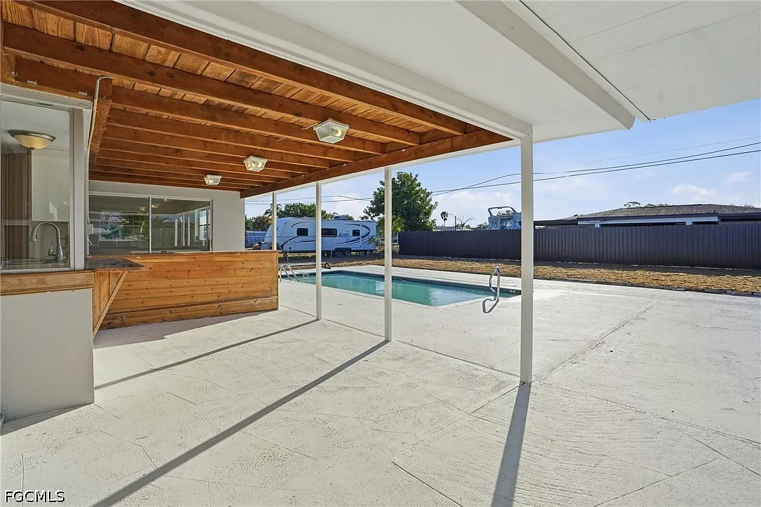 2 bed, 2.0 bath, 1215 sqft, $1,200 — Photo 3