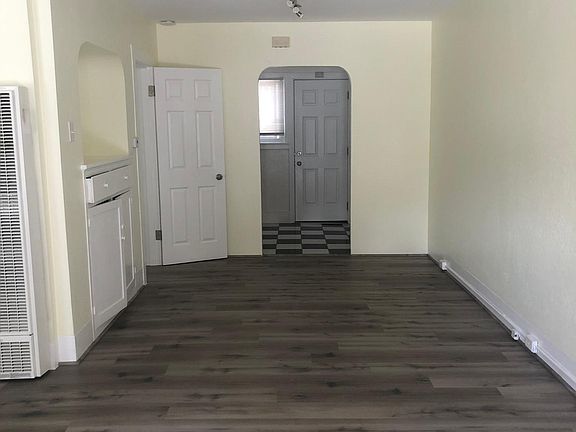 4th image of 1108 Palm Dr APT 2