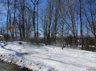 Suie St, Johnstown, PA 15904