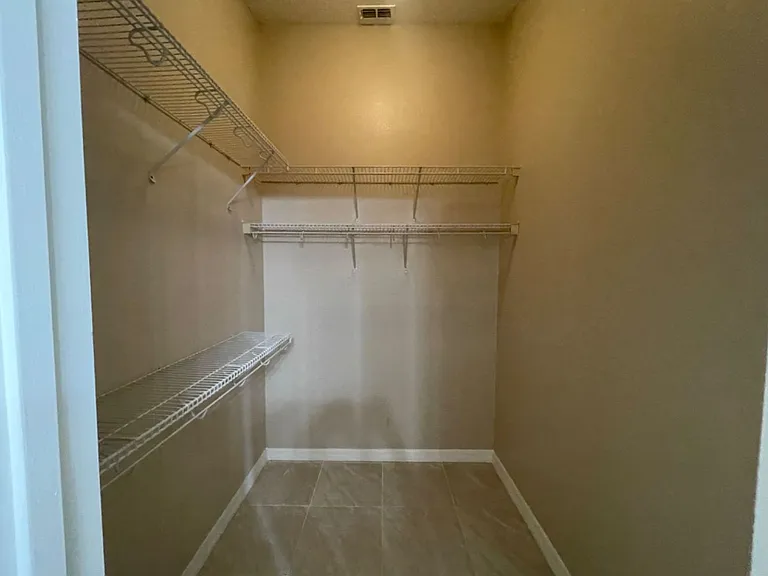 568 Finch Ct — Photo 28