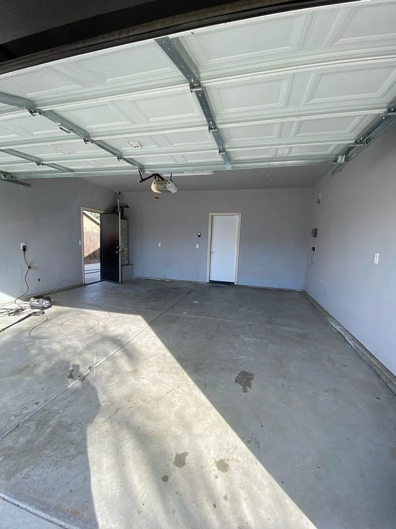 Spacious 4 Bed, 2 Bath Home in Farmersville! — Photo 3